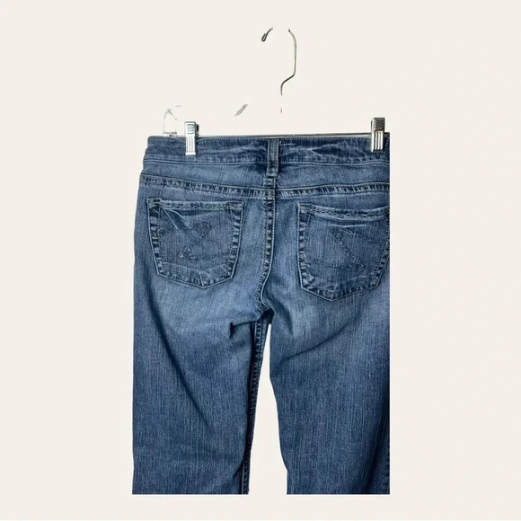 0502W. SILVER JEANS DENIM MEDIUM WASH IN COLOR SIZE 31 BOOTCUT STYLE - Picture 9 of 10